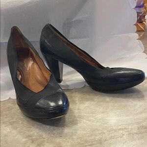 Black Leather Women's Pumps 10M